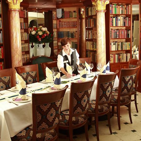 Hotel Vier Spitzen Lauenforde ภายนอก รูปภาพ