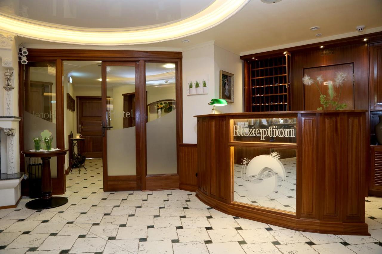 Hotel Vier Spitzen Lauenforde ภายนอก รูปภาพ