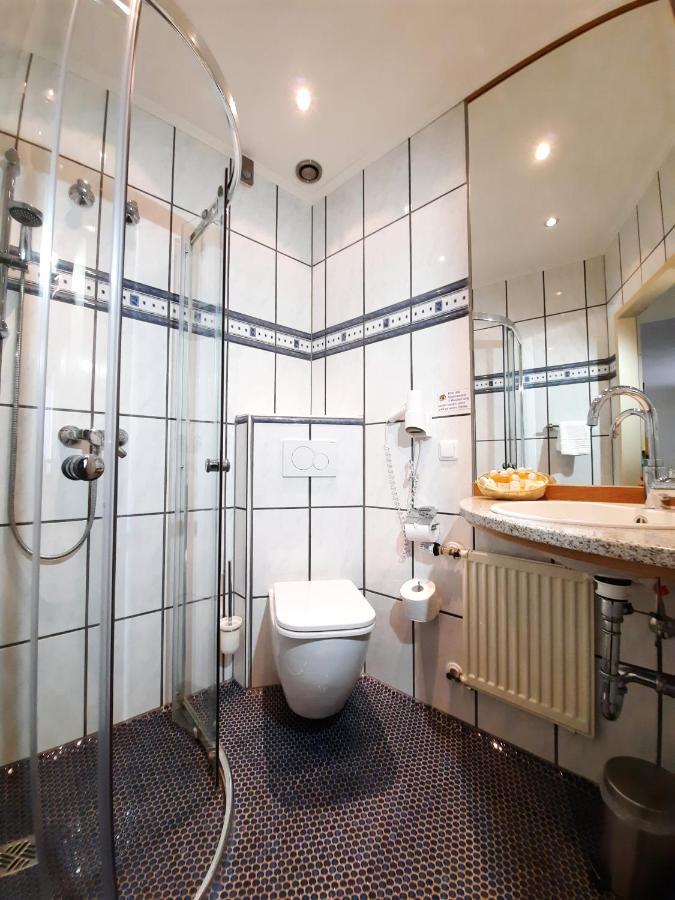 Hotel Vier Spitzen Lauenforde ภายนอก รูปภาพ