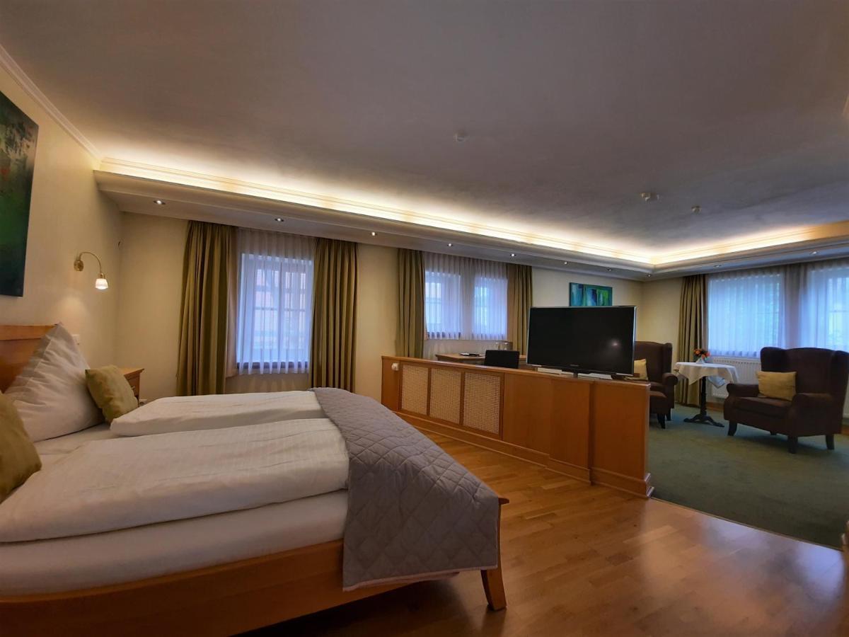 Hotel Vier Spitzen Lauenforde ภายนอก รูปภาพ