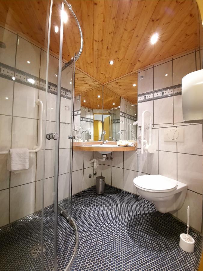 Hotel Vier Spitzen Lauenforde ภายนอก รูปภาพ