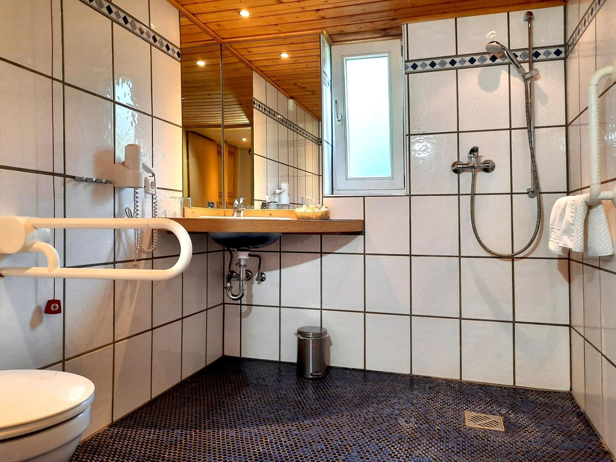 Hotel Vier Spitzen Lauenforde ภายนอก รูปภาพ