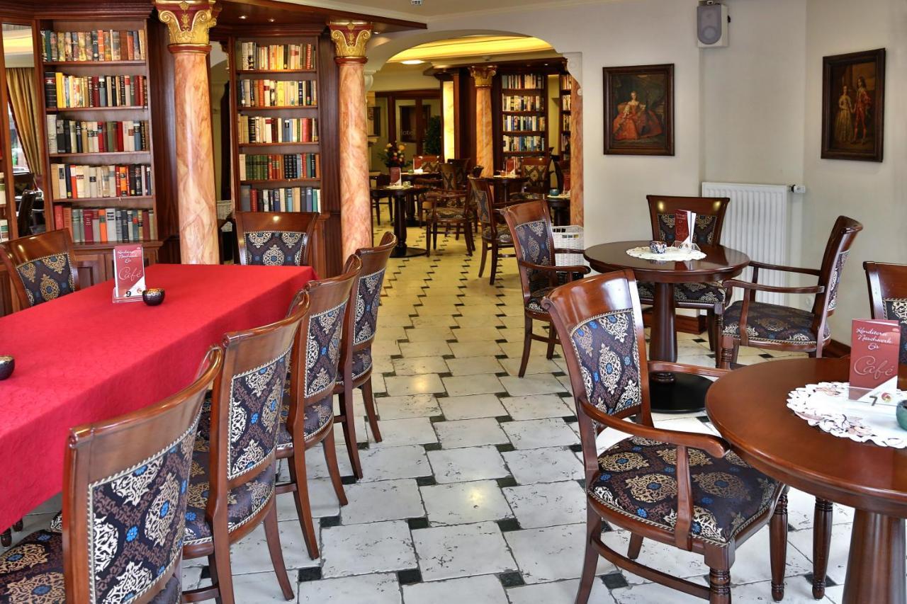 Hotel Vier Spitzen Lauenforde ภายนอก รูปภาพ