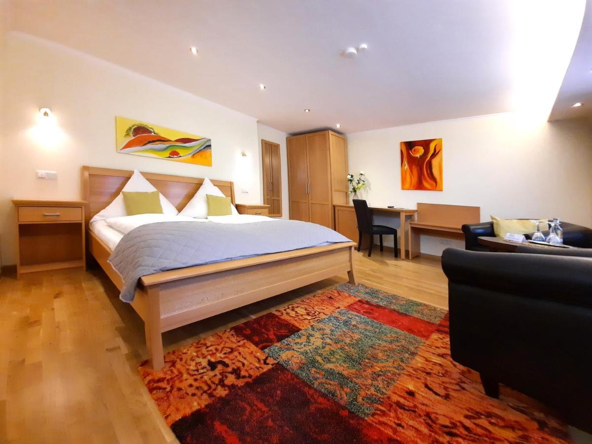 Hotel Vier Spitzen Lauenforde ภายนอก รูปภาพ